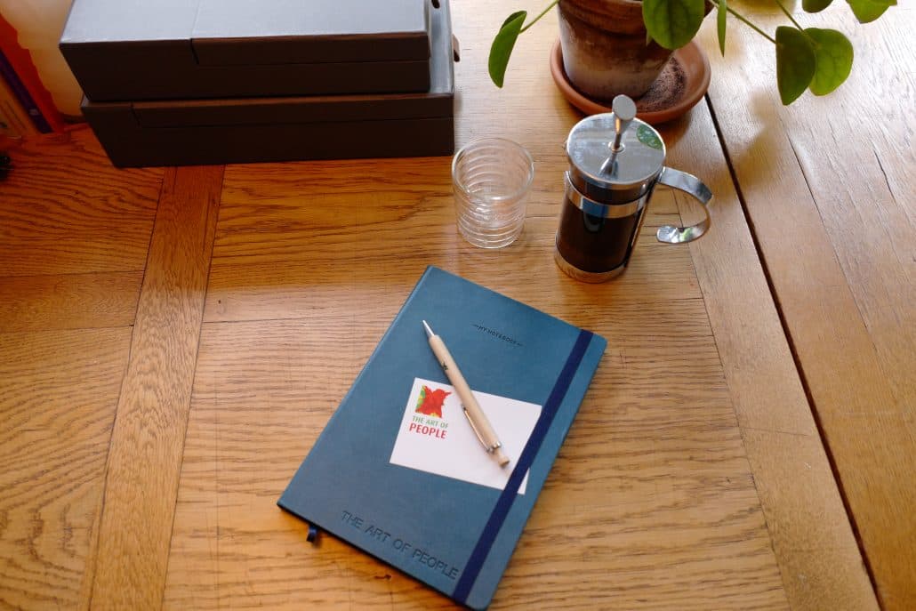 We werken zowel digitaal als analoog in de coaching. Elke klant krijgt een Italiaans notebook van Legami om tijdens en tussen de coachgesprekken aantekeningen, doodles e.d. te maken.